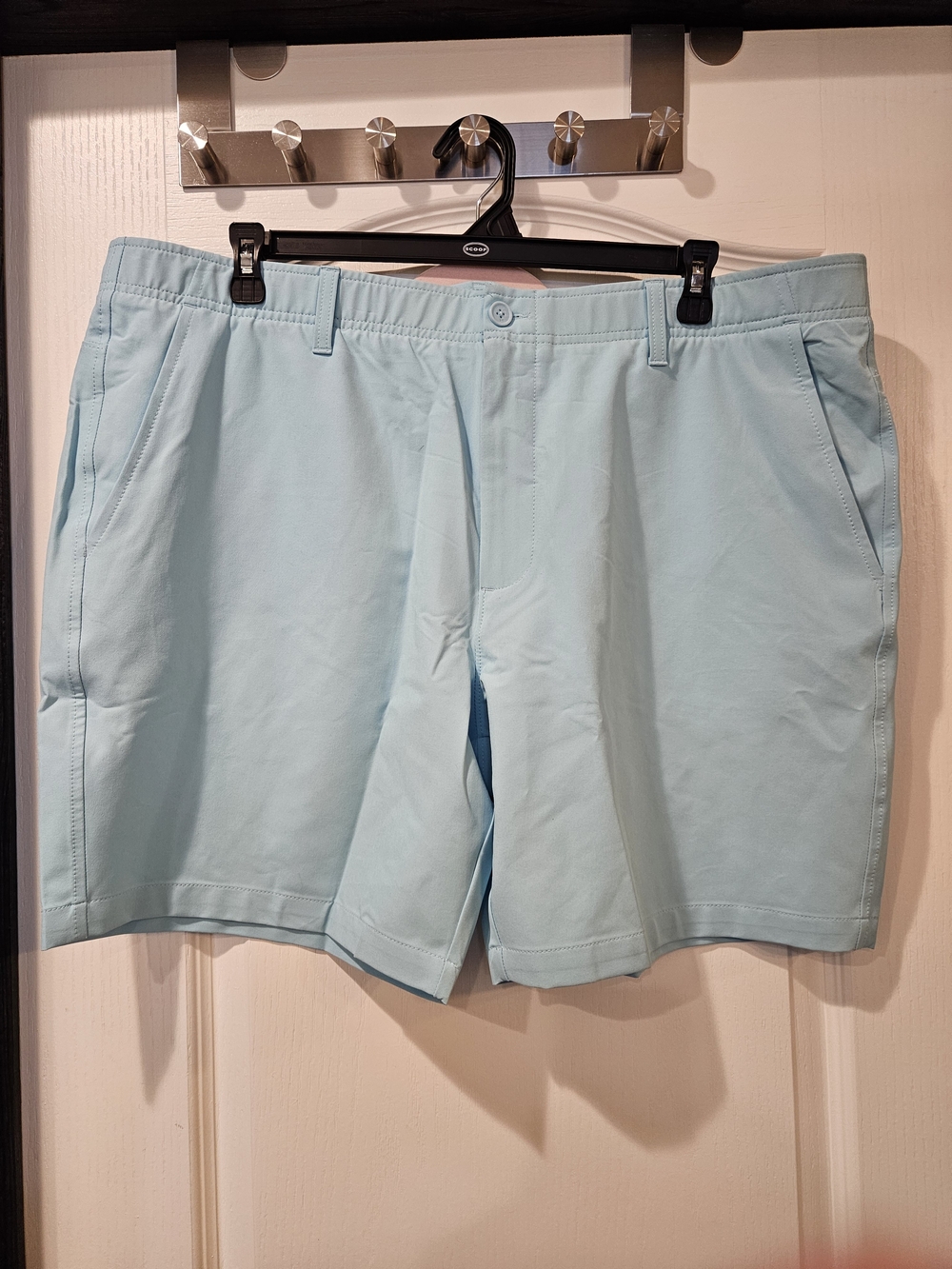 Under Armour Men’s Aqua Flat Front Golf Shorts